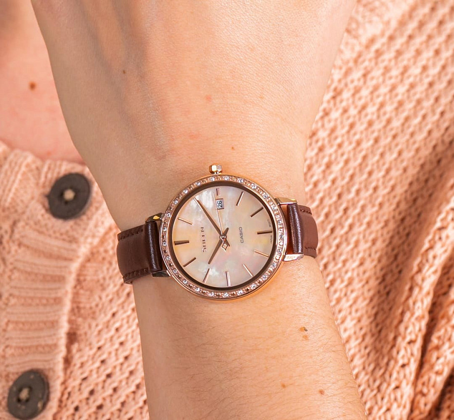 Часы Casio Sheen SHE-4052PGL-4AUEF — кварцевые, сталь металл