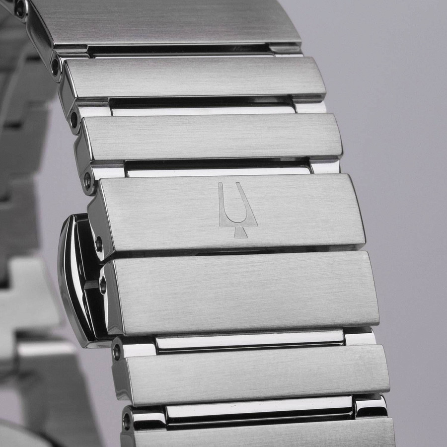 Часы Bulova CURV 96A205 — нержавеющая сталь, мужские