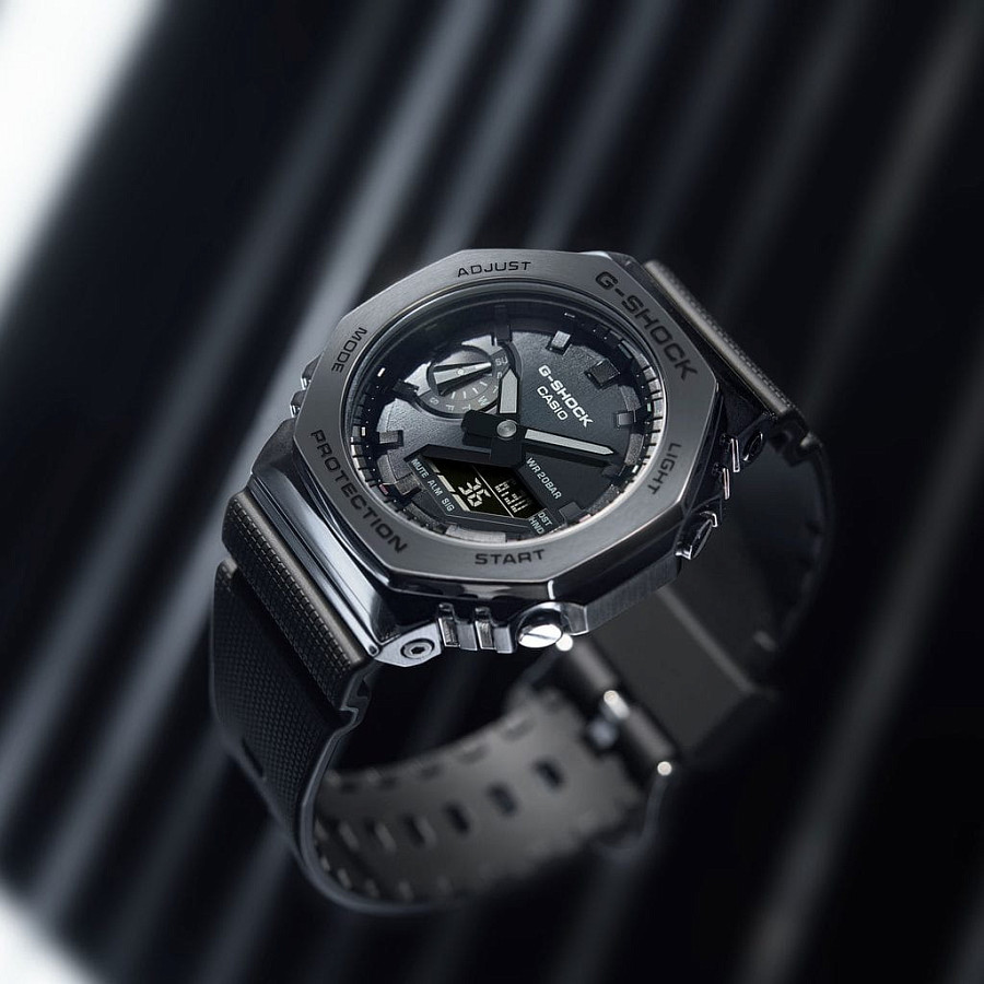 Часы Casio G-Shock GM-2100BB-1ADR (GM-2100BB-1A) — пластик, мужские