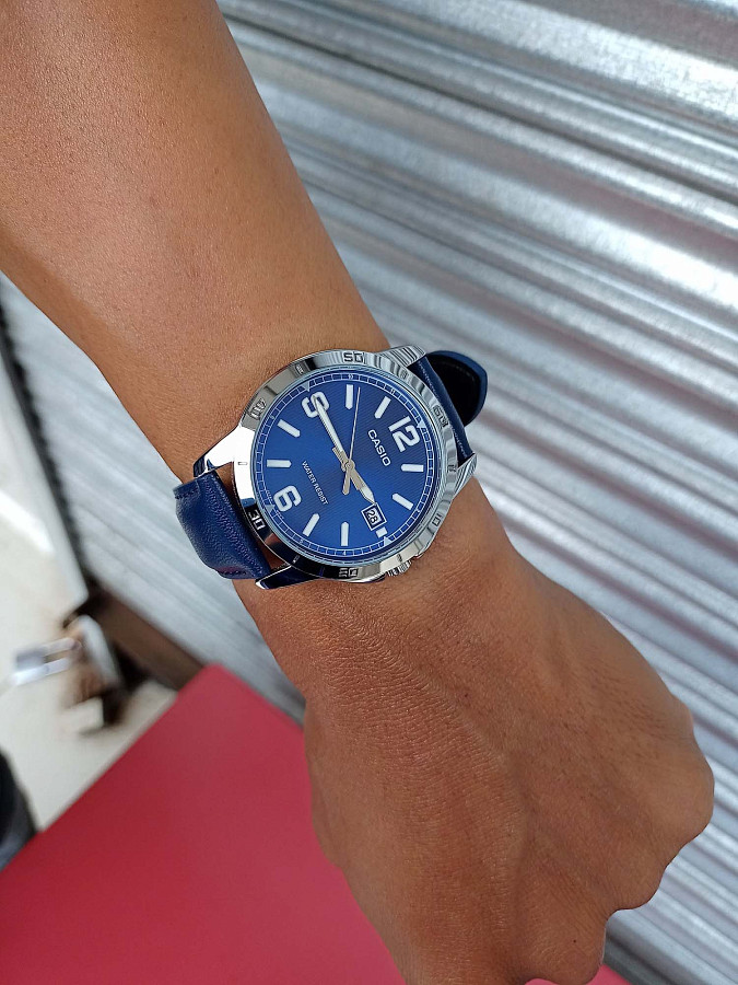 Часы Casio Collection MTP-V004L-2BUDF (MTP-V004L-2B) — кварцевые, сталь металл