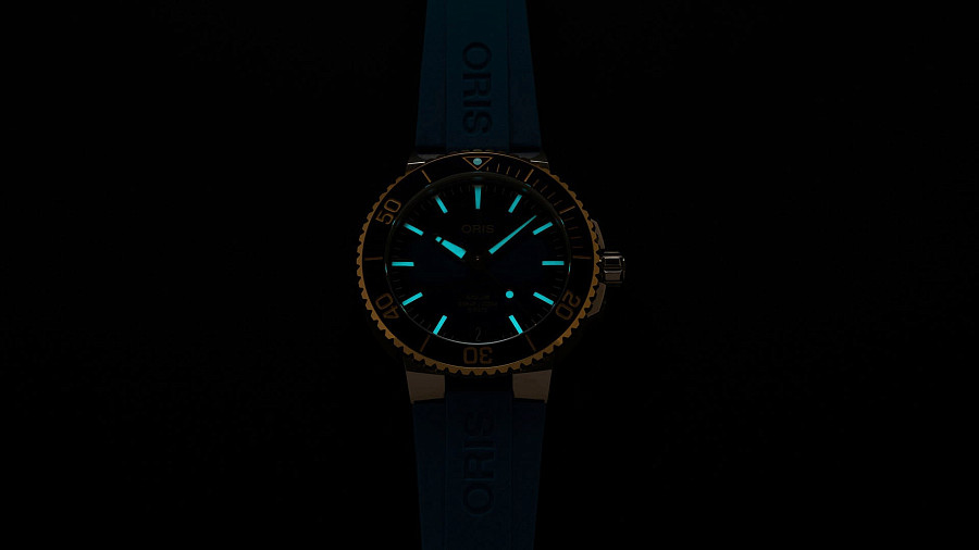 Часы Oris Aquis Date Calibre 400 01 400 7769 6355-07 4 22 75FC — каучук, мужские