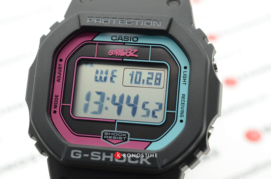 Часы Casio G-Shock x Gorillaz GW-B5600GZ-1 — пластик, Япония