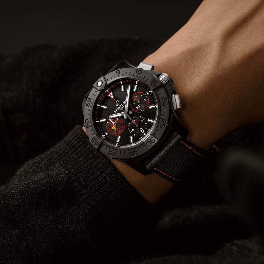 Часы Breitling Avenger B01 Chronograph 44 Night Mission Usn Dust Devils SB01473A1B1X1 — артикул SB01473A1B1X1