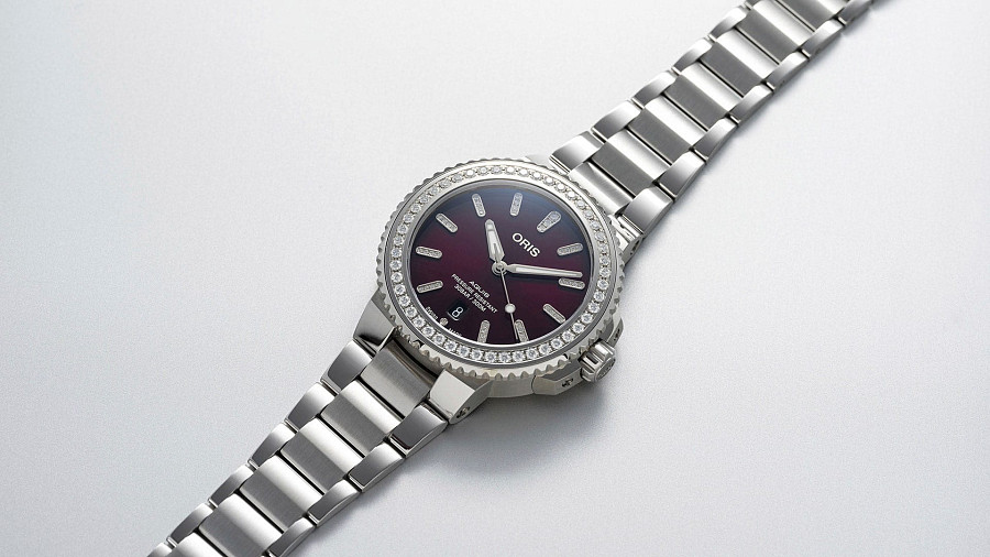 Часы Oris Aquis Date Diamonds 01 733 7766 4998-07 8 22 05PEB — нержавеющая сталь, мужские