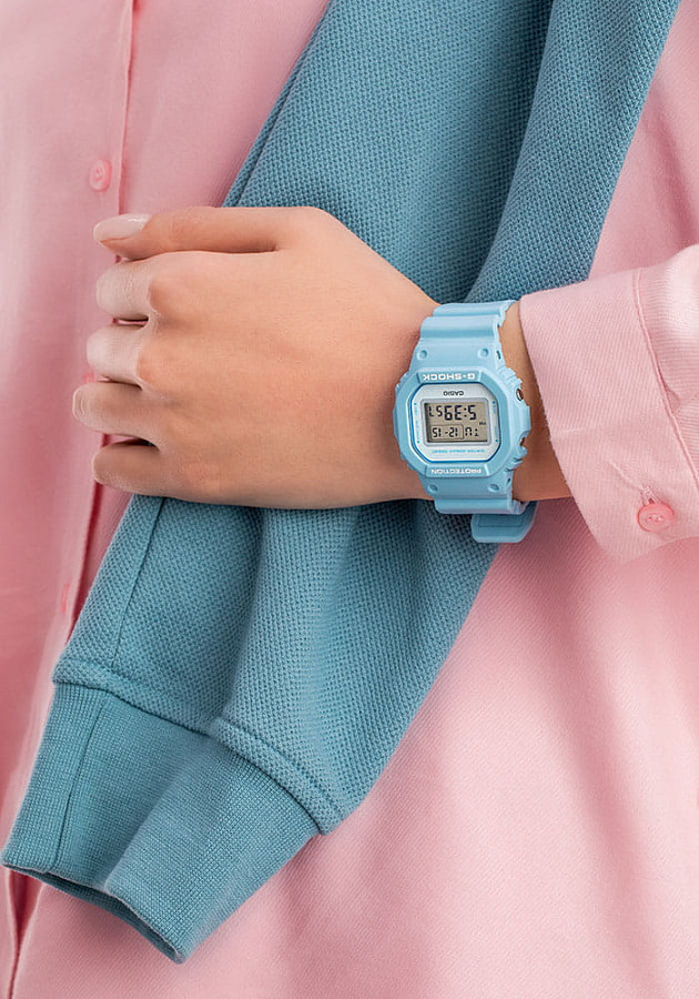 Часы Casio G-Shock DW-5600SC-2 — электронные, пластик