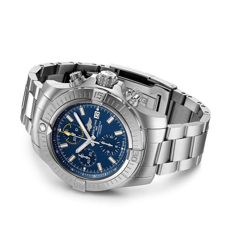 Часы Breitling Avenger Chronograph 45 A13317101C1A1 — сталь металл, Швейцария