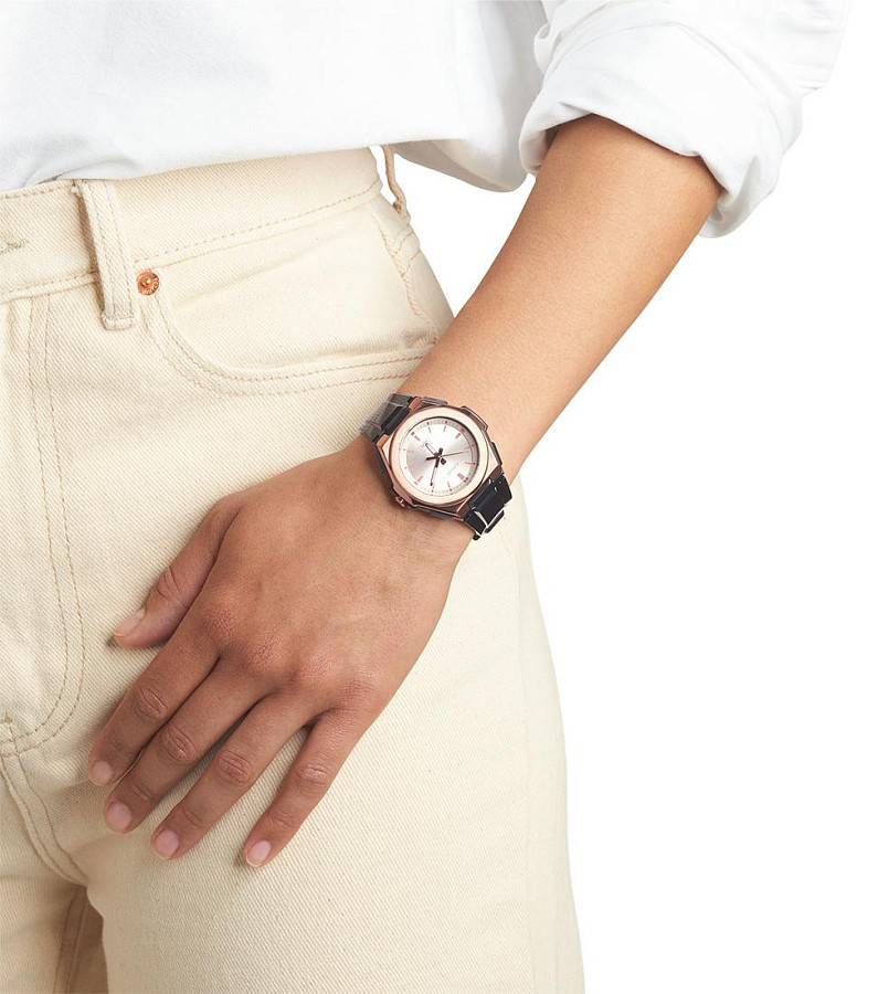 Часы Casio Collection LWA-300HRG-5EVEF — кварцевые, пластик
