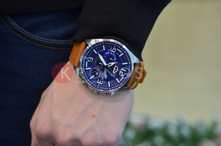 Часы Casio Edifice EFR-555L-2A — мужские, кожаный