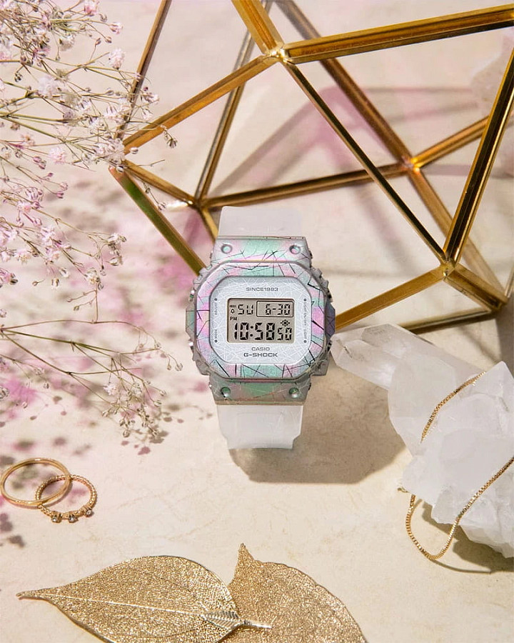 Часы Casio G-Shock GM-S5640GEM-7DR (GM-S5640GEM-7) — электронные, Япония, женские