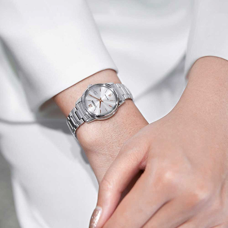 Часы Citizen Eco-Drive EW2318-73A — кварцевые, сталь металл