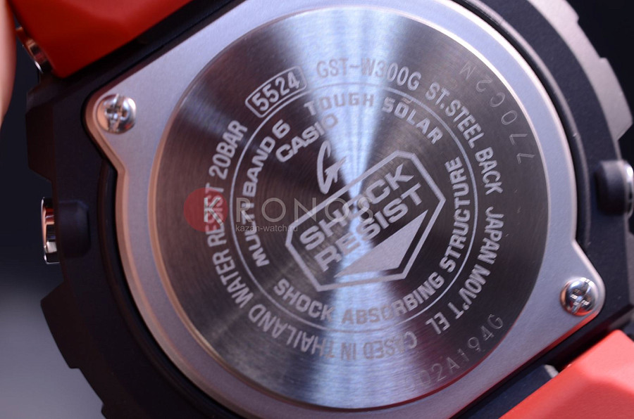 Часы Casio G-Shock GST-W300G-1A4 — черный, металл сталь пластик