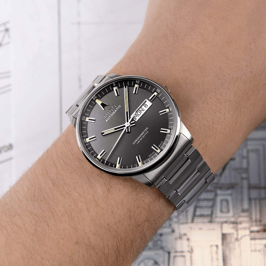 Часы Mido Commander IBA M021.431.11.061.02 — нержавеющая сталь, мужские