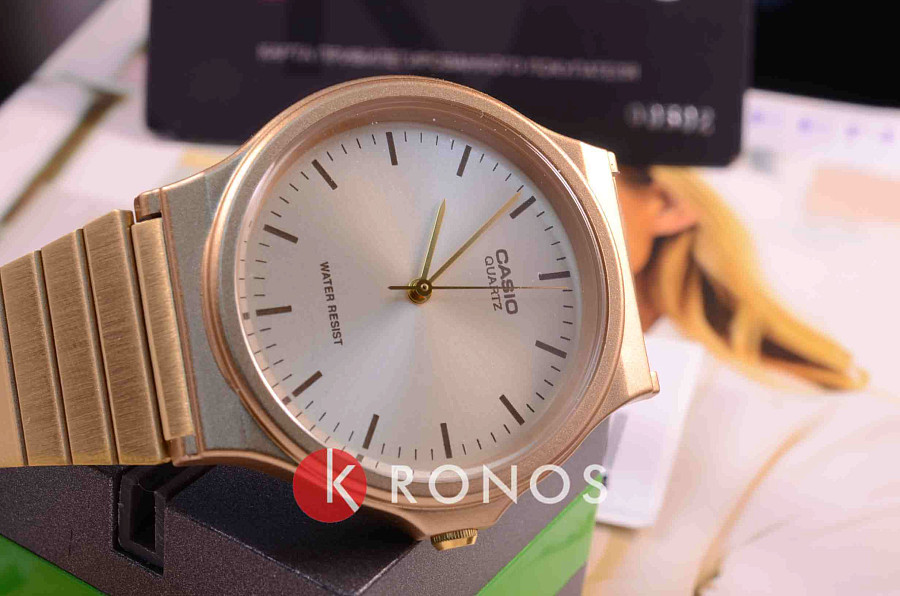 Часы Casio Collection MQ-24G-9EEF — сталь с ip покрытием, женские