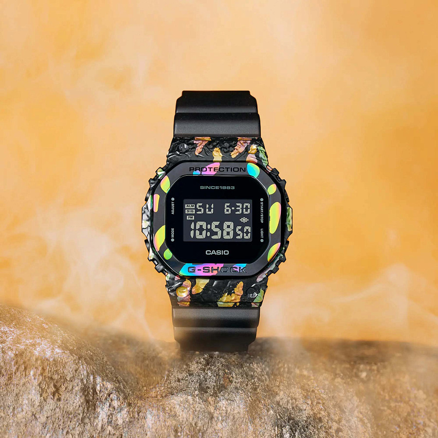 Часы Casio G-Shock GM-5640GEM-1DR (GM-5640GEM-1) — мужские, пластик