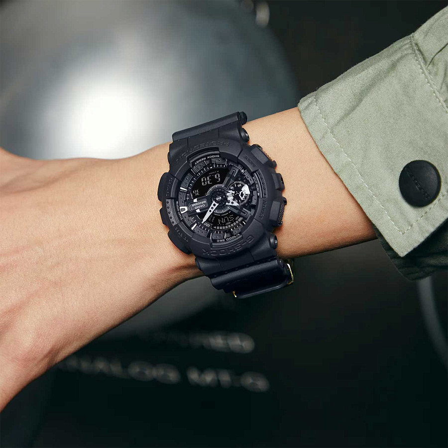 Часы Casio G-Shock GA-114RE-1A — электронные, пластик
