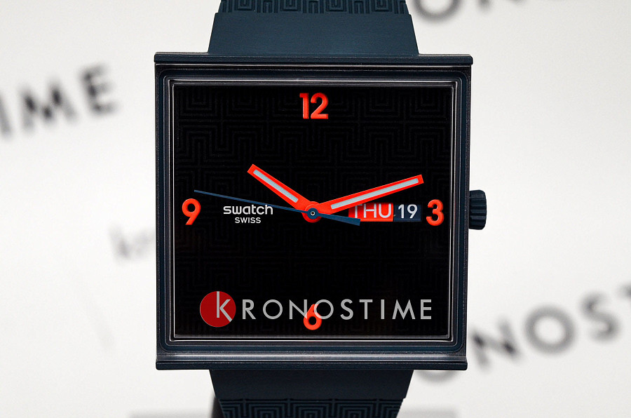 Часы Swatch Squared Off SO34M701 — артикул SO34M701