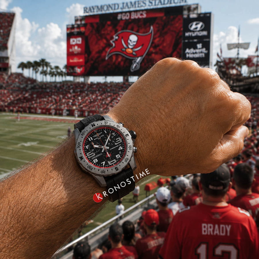 Часы Breitling Professional Endurance Pro 44 NFL Tampa Bay Buccaneers Edition E823106A1BFS1 — артикул E823106A1BFS1