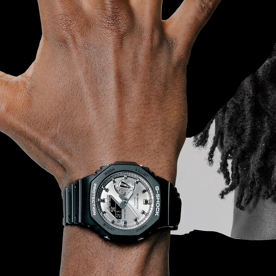 Часы Casio G-Shock GA-2100SB-1ADR (GA-2100SB-1AER) — электронные, пластик карбон