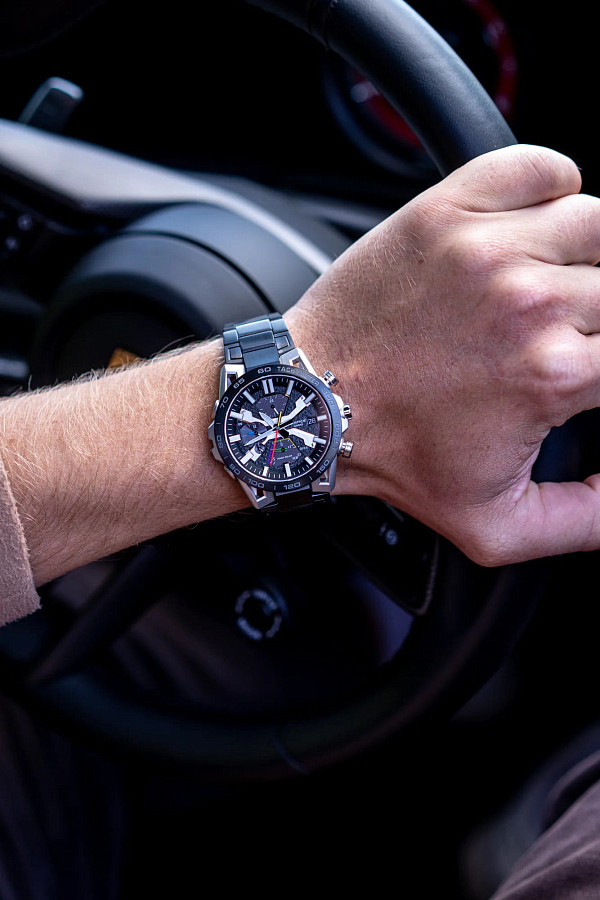 Часы Casio Edifice EQB-2000DC-1A — Япония, кварцевые