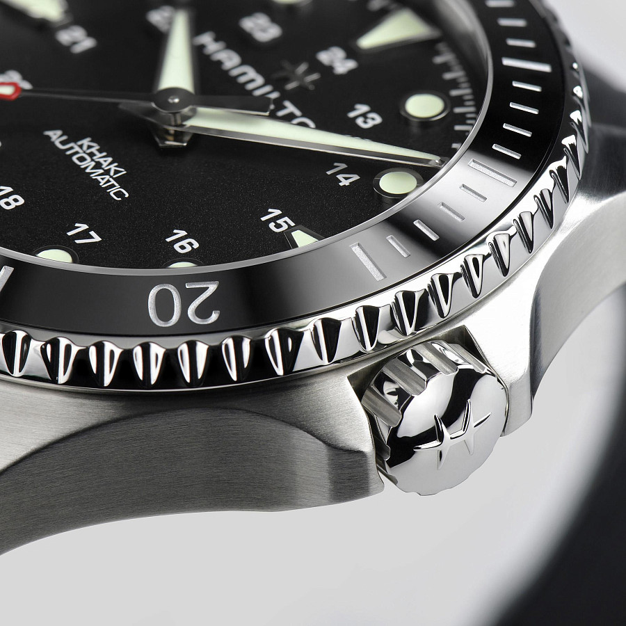Часы Hamilton Khaki Navy Scuba Automatic H82515330 — мужские, каучук