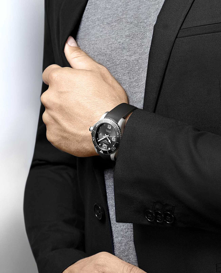 Часы Longines HydroConquest L3.782.4.76.9 — мужские, каучук