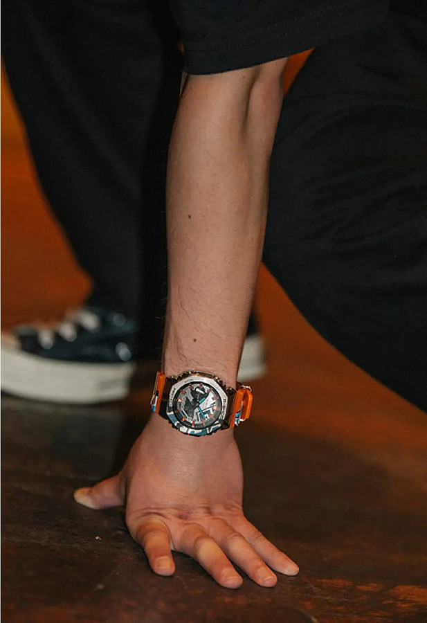 Часы Casio G-Shock GM-2100SS-1A — электронные, металл сталь