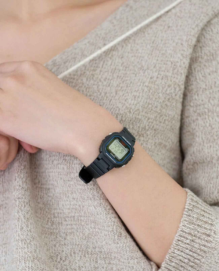 Часы Casio Collection LA-20WH-1CDF (LA-20WH-1C) — кварцевые, пластик