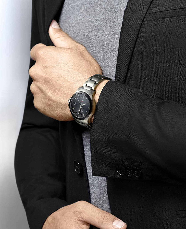 Часы Longines Conquest V.H.P. L3.719.4.56.6 — Швейцария, кварцевые