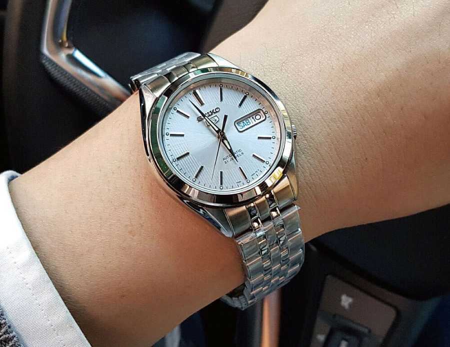 Часы Seiko 5 Regular SNKL15K1 — белый, сталь металл