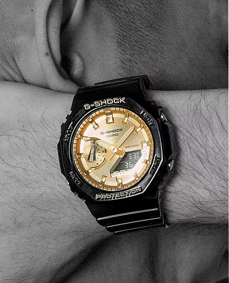Часы Casio G-Shock GA-2100GB-1AER — электронные, пластик карбон