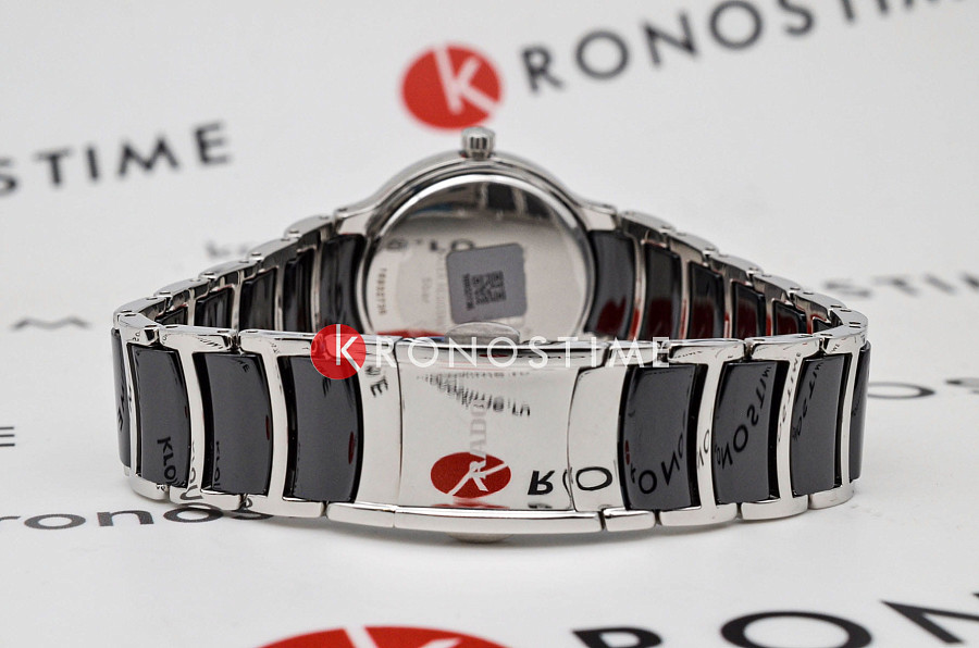 Часы Rado Centrix Diamonds R30026712 — сталь + высокотехнологичная керамика, женские