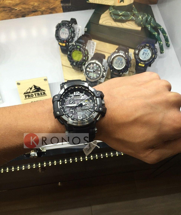 Часы Casio G-Shock GPW-1000-1B — электронные, пластик