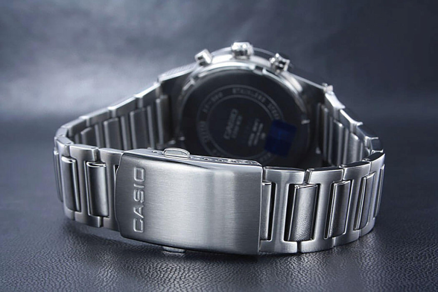Часы Casio Edifice EF-500D-1A — Япония, кварцевые