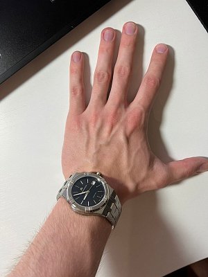 Фото покупателя: Швейцарские наручные часы Maurice Lacroix Aikon Quartz AI1108-SS002-330-1