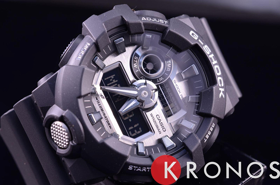 Часы Casio G-Shock GA-710-1A — пластик, Япония