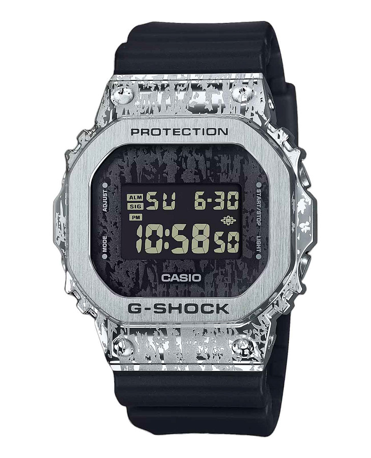 Часы Casio G-Shock GM-5600GC-1D — мужские, черный