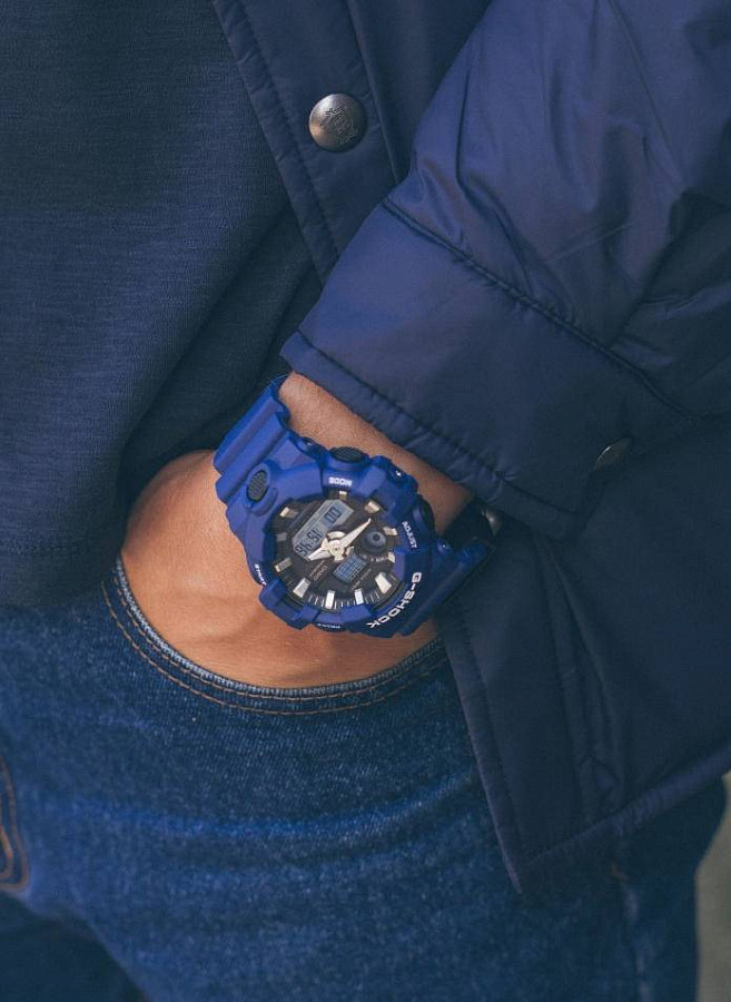 Часы Casio G-Shock GA-700-2A — электронные, пластик