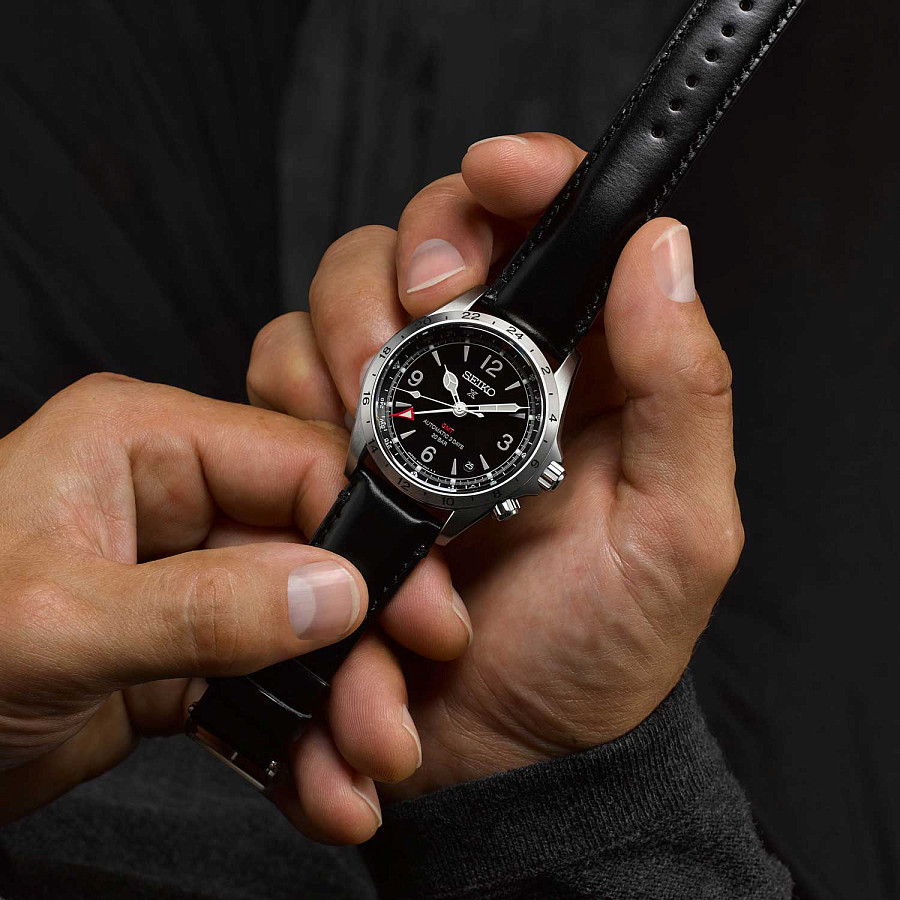 Часы Seiko Prospex Alpinist SPB379 — кожаный, мужские