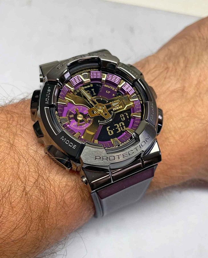 Часы Casio G-Shock GM-110CL-6ADR (GM-110CL-6A) — электронные, пластик сталь