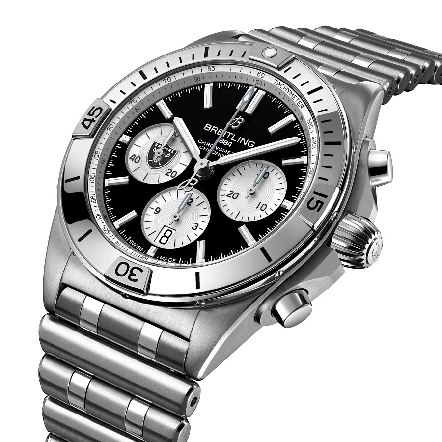 Часы Breitling Chronomat B01 42 NFL Las Vegas Raiders Edition AB01342B1B1A1 — механические, сталь металл