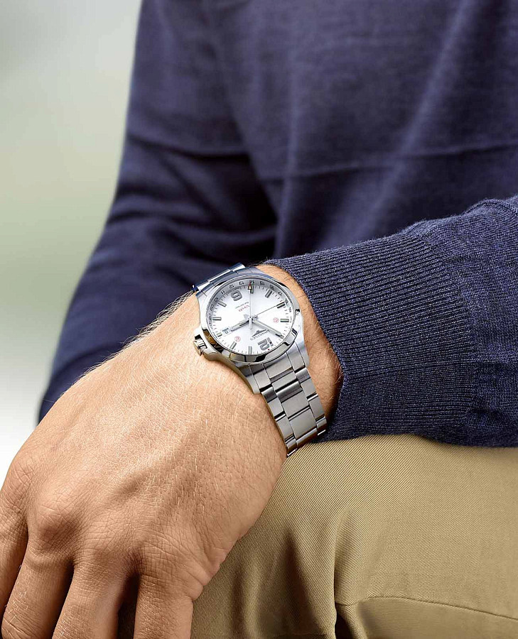 Часы Longines Conquest V.H.P. L3.728.4.76.6 — Швейцария, кварцевые
