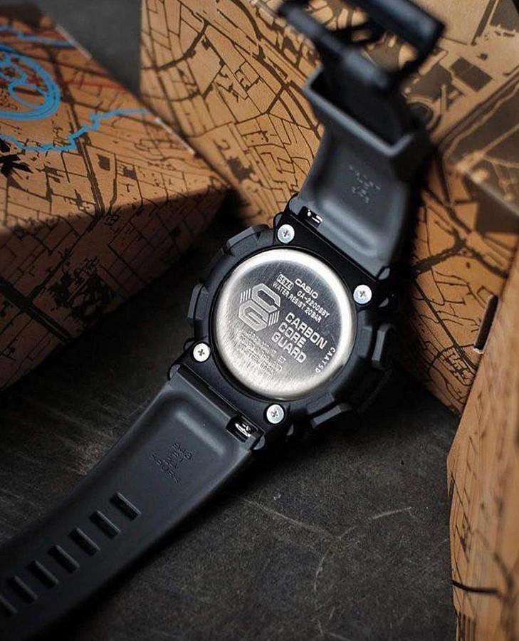 Часы Casio G-Shock GA-2200SBY-8A — пластик, Япония