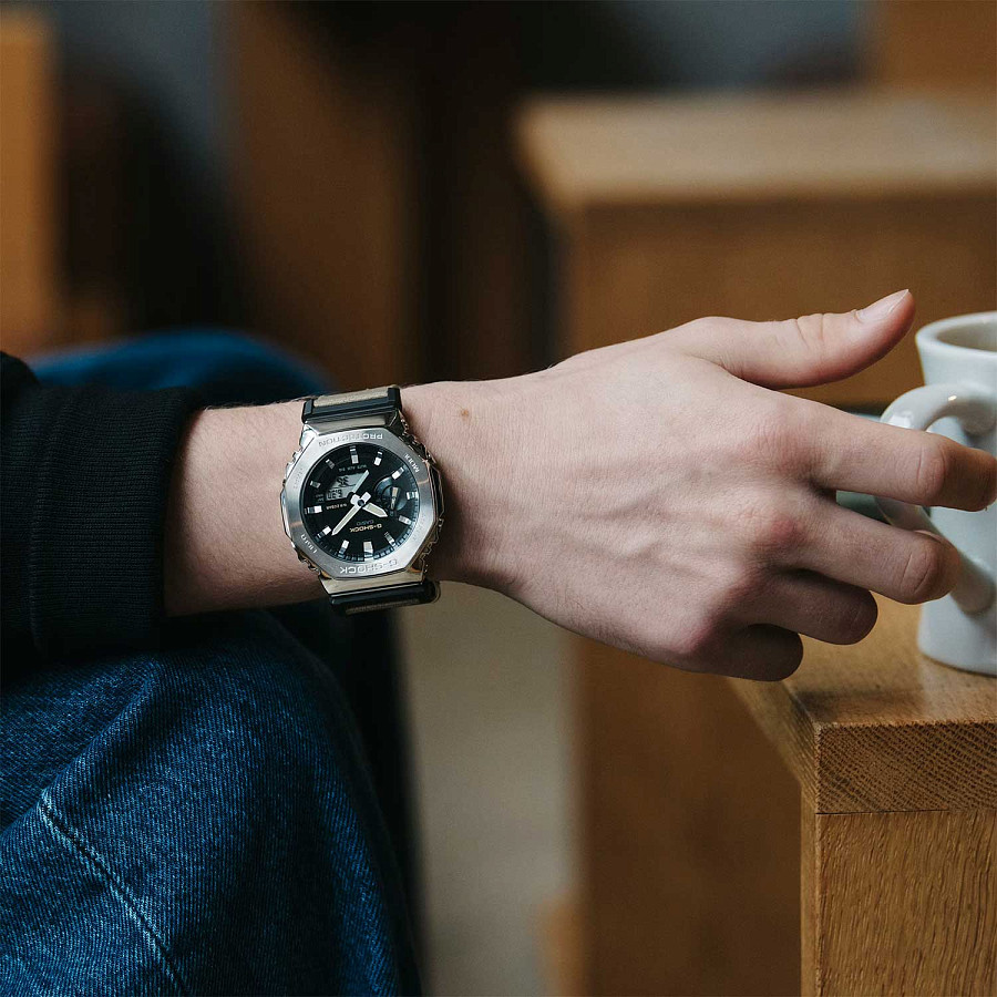 Часы Casio G-Shock GM-2100C-5ADR (GM-2100C-5A) — мужские, бежевый