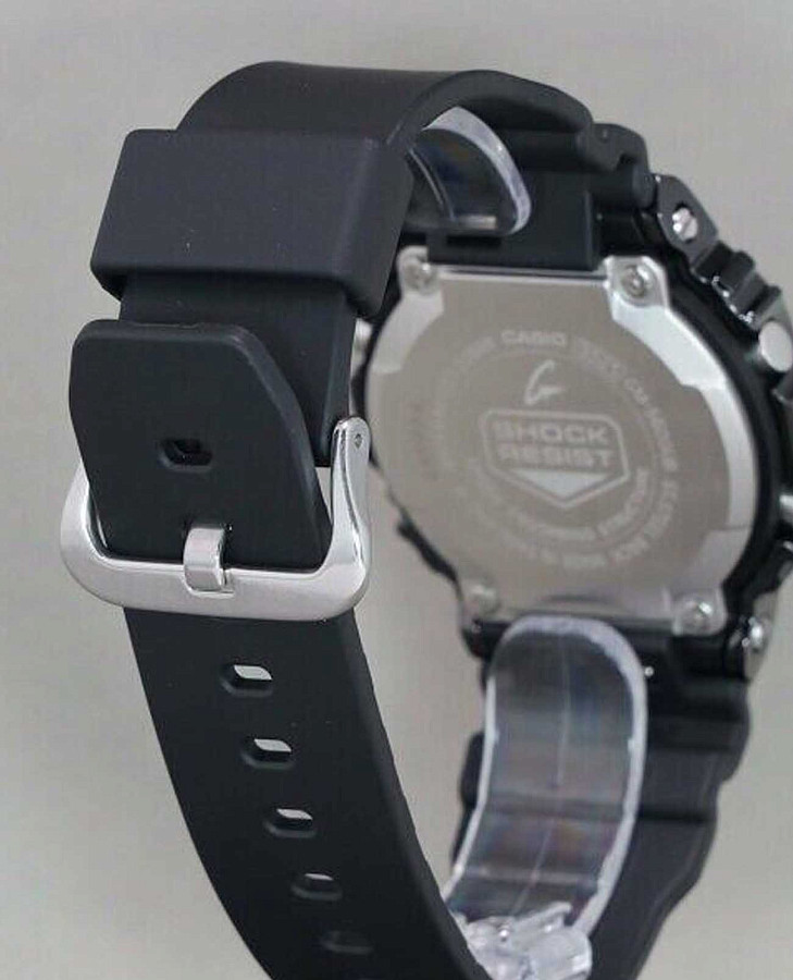Часы Casio G-Shock GM-5600UB-1DR — сталь металл пластик, Япония