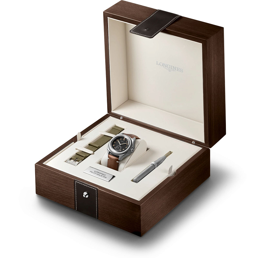 Часы Longines Pilot Majetek Box Edition L2.838.4.53.9 — мужские, кожаный