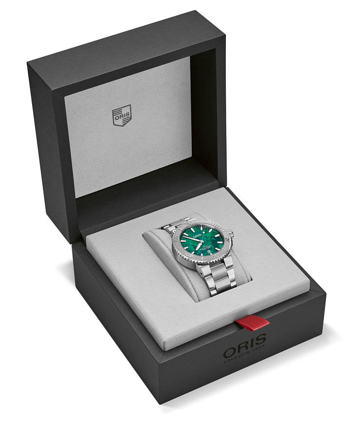 Часы Oris Aquis Oris X Bracenet 01 733 7730 4137-07 8 24 05PEB — зеленый, сталь металл