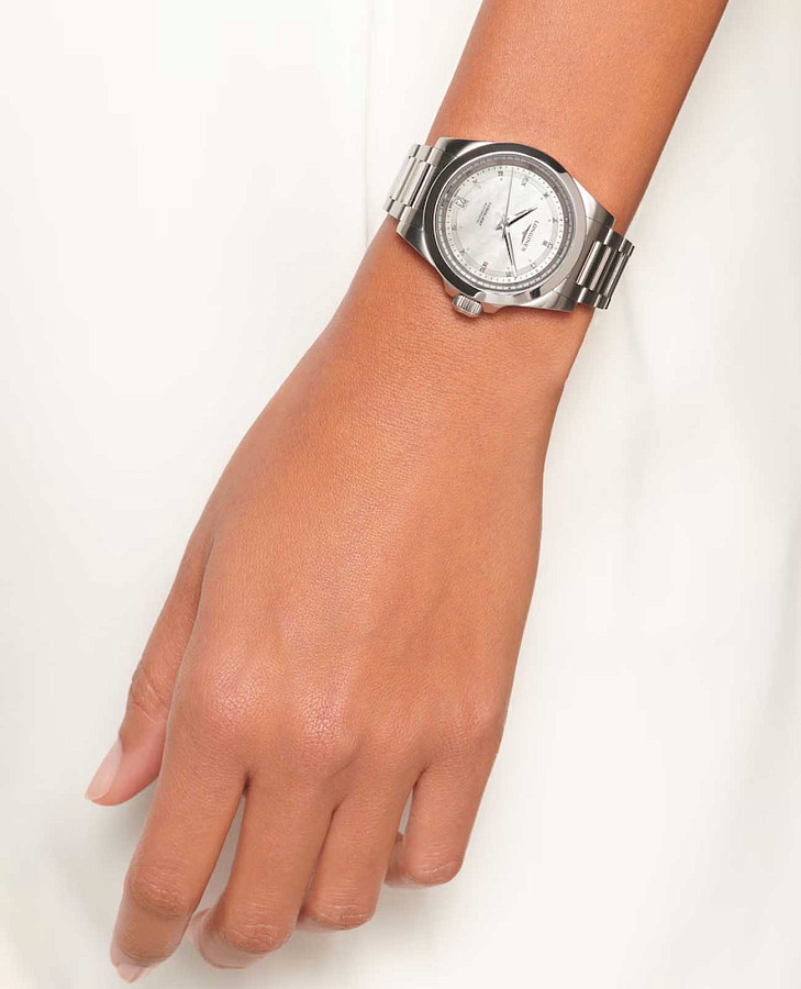 Часы Longines Conquest L3.430.4.87.6 — нержавеющая сталь, женские