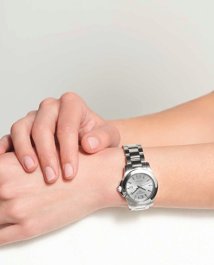 Часы Longines Conquest L3.376.4.76.6 — нержавеющая сталь, женские