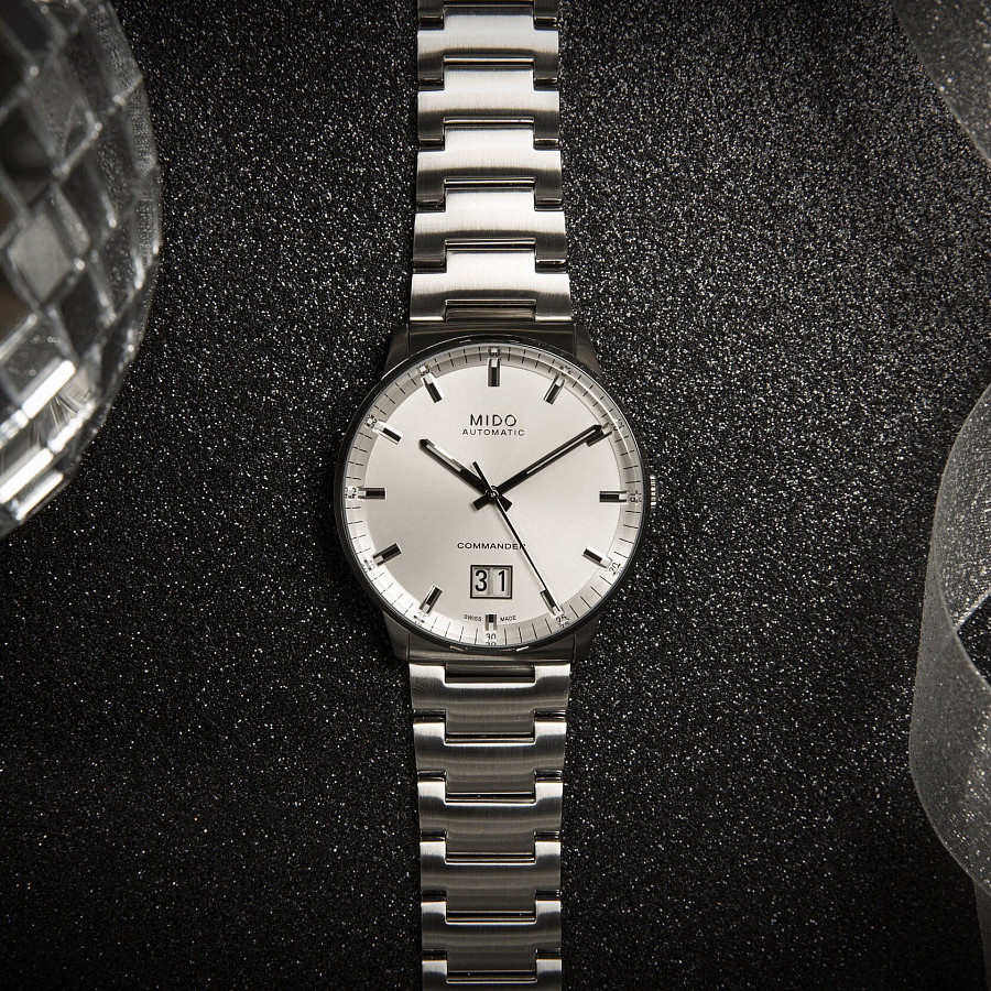 Часы Mido Commander Big Date M021.626.11.031.00 — мужские, нержавеющая сталь