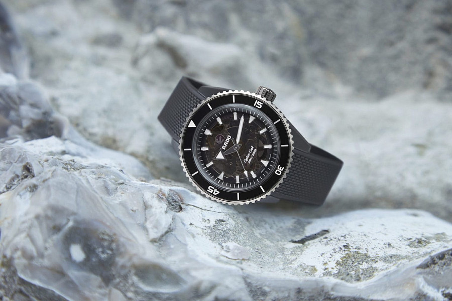 Часы Rado Captain Cook High-Tech Ceramic R32127156 — черный, керамика